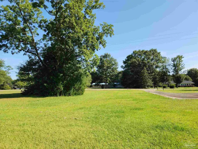 a view of an outdoor space and a yard