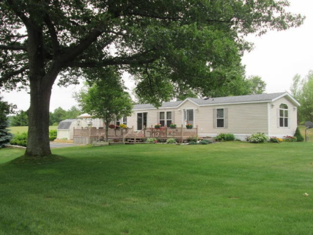 6831 West Deer Road Mears, MI 49436 - Photo 2 of 21 IMG_0373