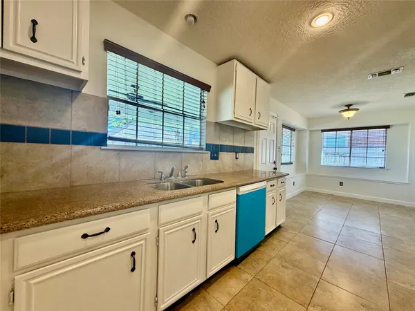 $2,000 | 16907 Dusty Mill Drive West, Sugar Land, TX 77498