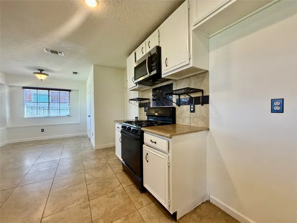 $2,000 | 16907 Dusty Mill Drive West, Sugar Land, TX 77498