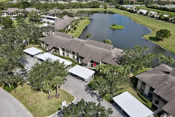 $2,300 | 33 Plantation Drive, Unit 205, Vero Beach, FL 32966