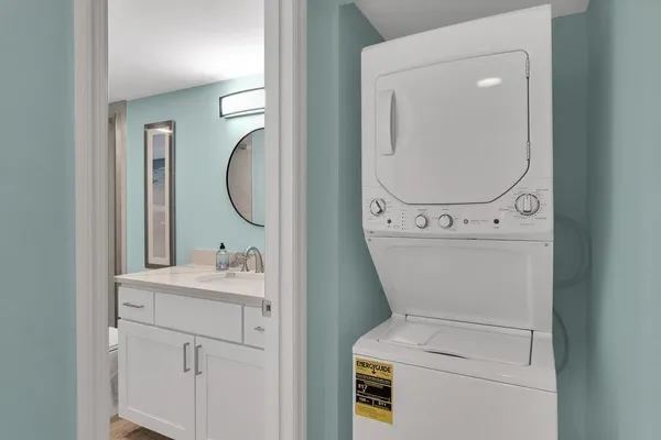 $2,300 | 33 Plantation Drive, Unit 205, Vero Beach, FL 32966