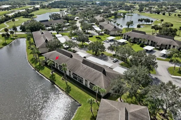 $2,300 | 33 Plantation Drive, Unit 205, Vero Beach, FL 32966