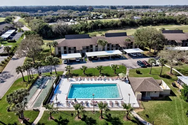 $2,300 | 33 Plantation Drive, Unit 205, Vero Beach, FL 32966