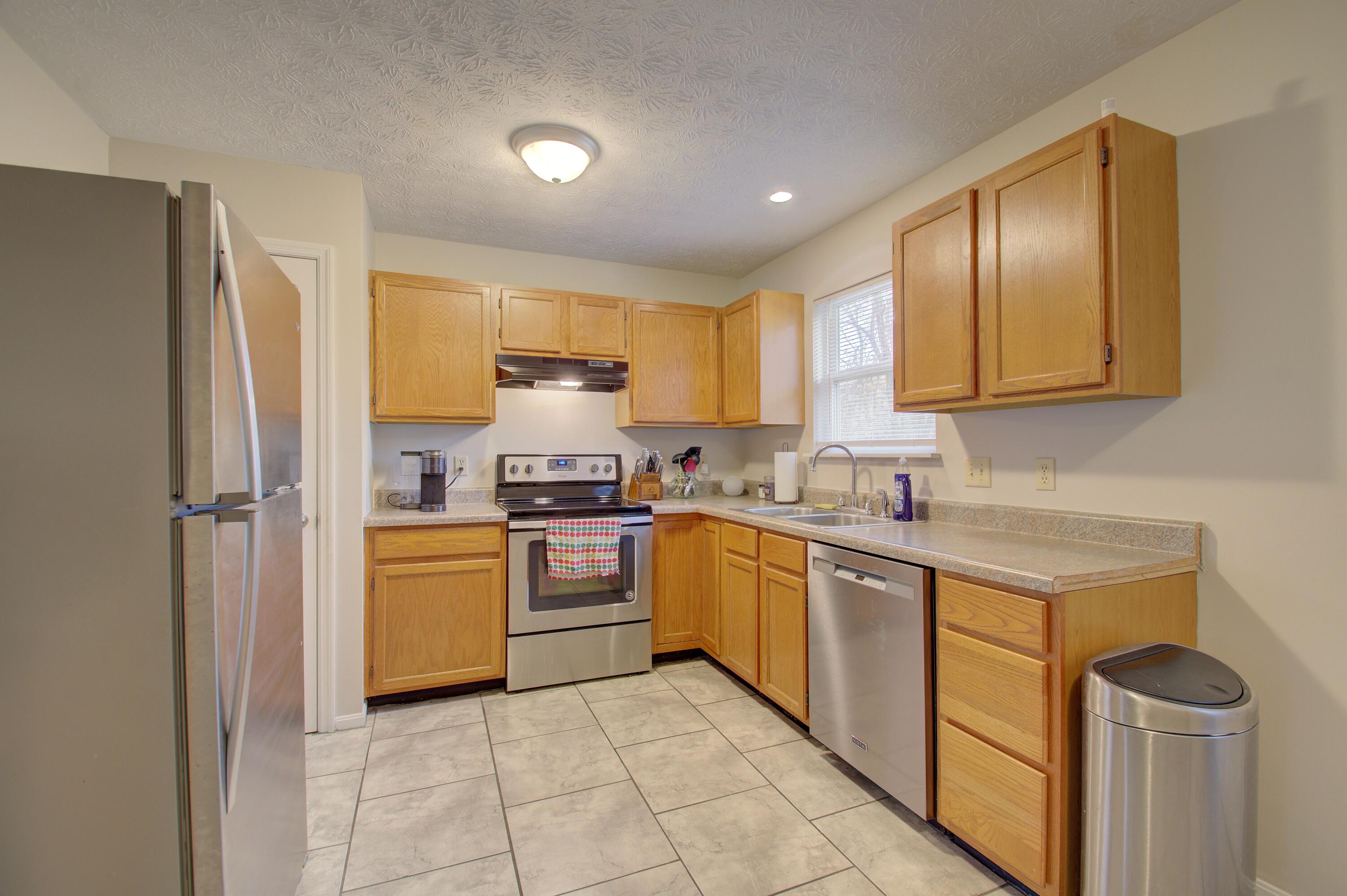 427 Ridgeview Drive Erlanger, KY 41018 - Photo 24 of 26 DSC_9071_2_3_4_5Interior01