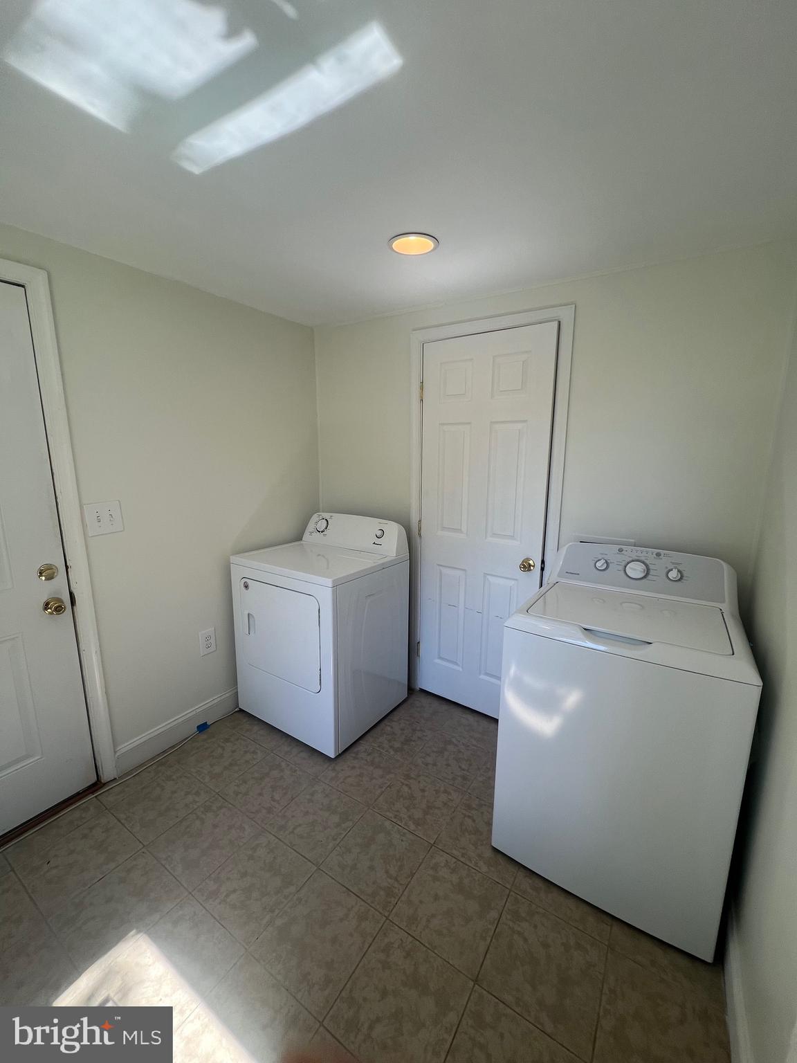 626 Clark Avenue Deale, MD 20751 - Photo 43 of 74 a utility room with dryer and washer