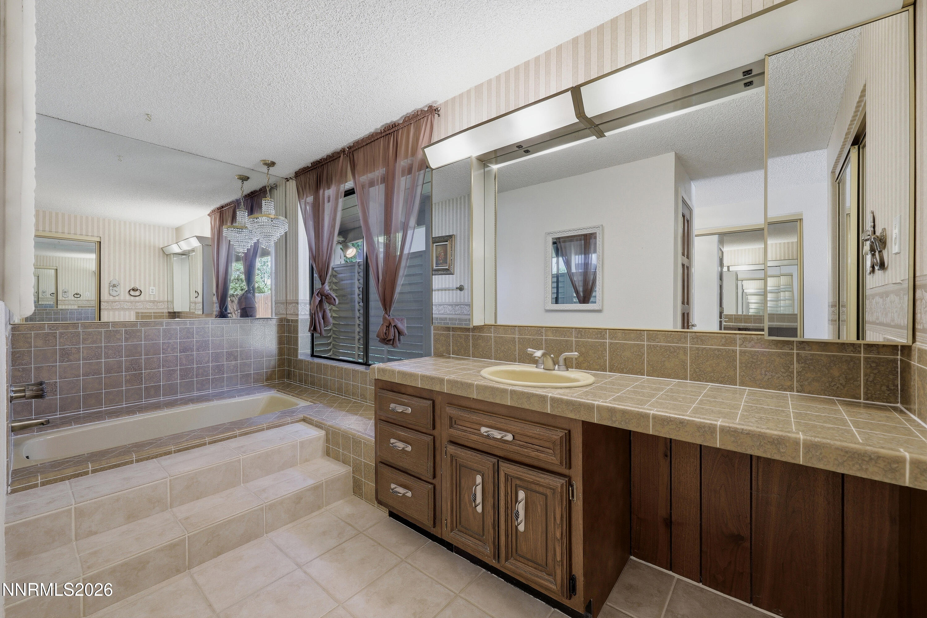 3495 Cashill Boulevard Reno, NV 89509 - Photo 21 of 33 Masterbath1