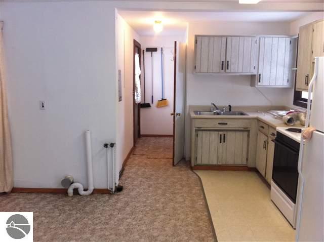 2175 Warren Road Beulah, MI 49617 - Photo 5 of 25 1778450-4.JPG