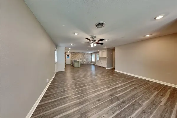 $2,145 | 1318 Greenbriar Street, Denton, TX 76201