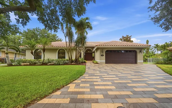 $965,000 | 4704 Northwest 99th Lane, Coral Springs, FL 33076