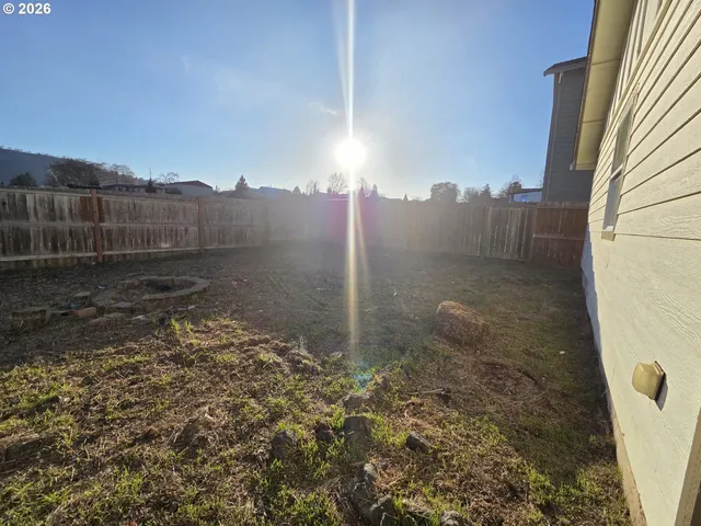 $287,000 | 151 Northeast Plum Ridge Drive, Winston, OR 97496