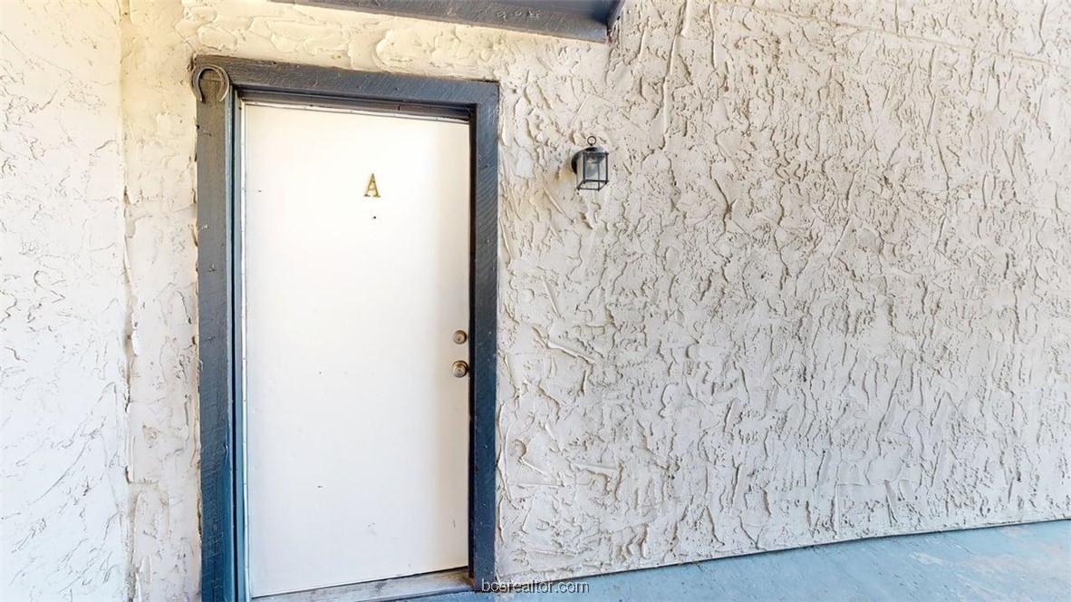 1524 Pine Ridge Drive, Unit B College Station, TX 77840 - Photo 19 of 21 a bathroom with a shower
