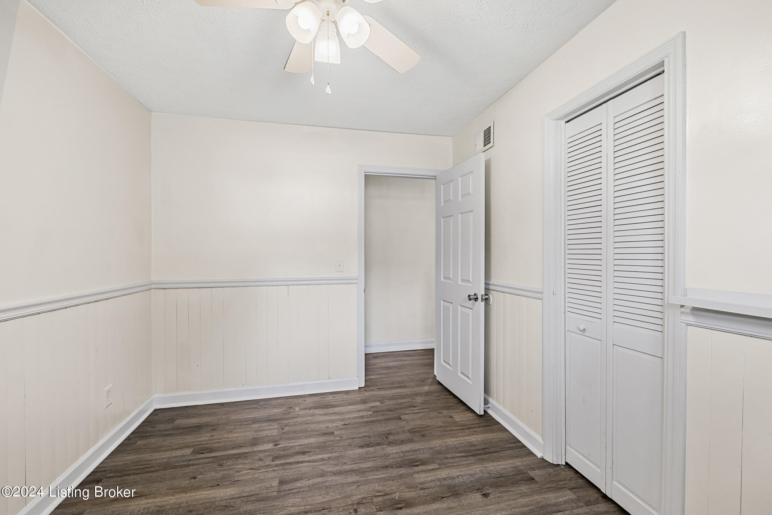 4706 Andalusia Lane Louisville, KY 40272 - Photo 12 of 25 LREP1785