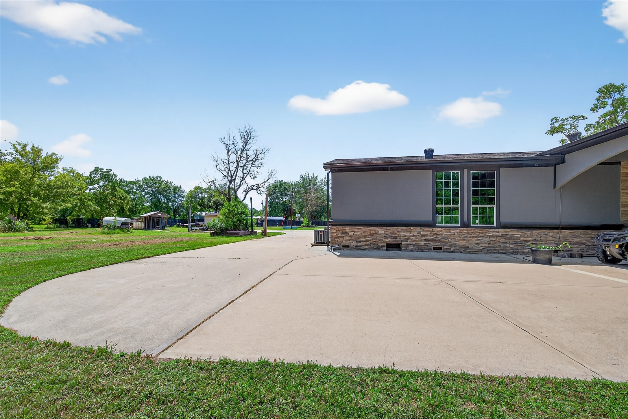 153 County Road 4907 Dayton, TX 77535 - Photo 37 of 41