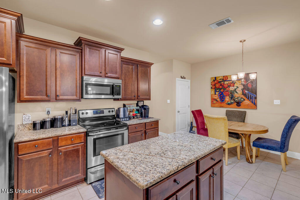 14420 North Swan Road Gulfport, MS 39503 - Photo 18 of 36 14420NSwanRd-19