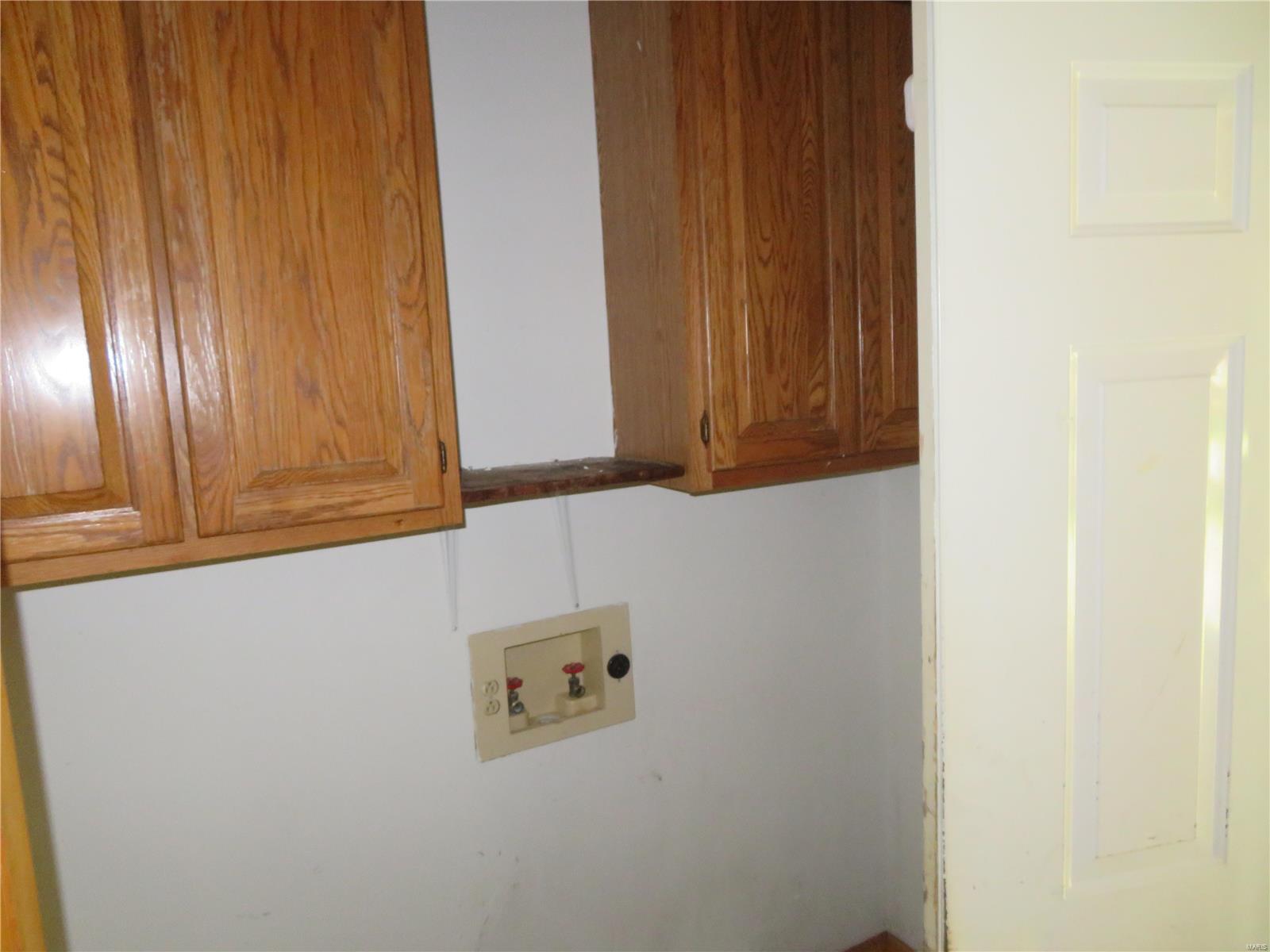 490 Old Broughton Road Eldorado, IL 62930 - Photo 3 of 13 Gallery Image 3