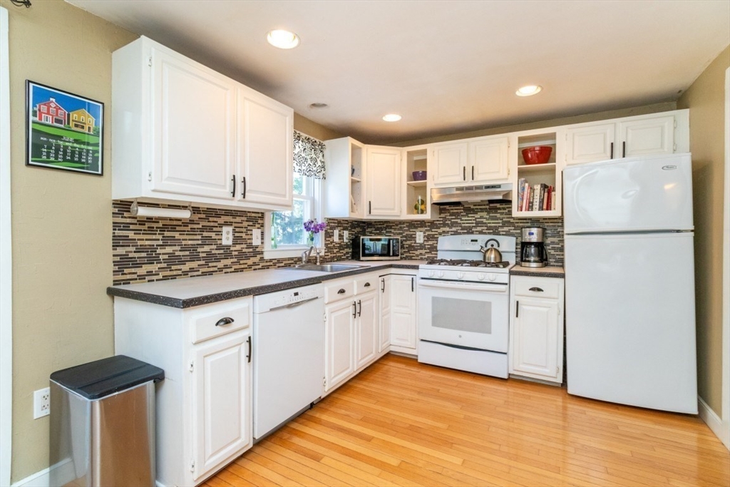 85 Celia Road Braintree, MA 02184 - Photo 5 of 22