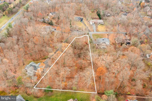 $590,000 | Lake Drive, Sterling, VA 20164