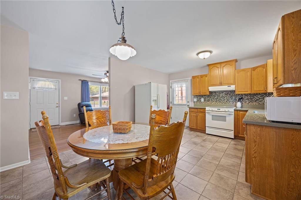 1195 Old VFW Road Pinnacle, NC 27043 - Photo 6 of 41