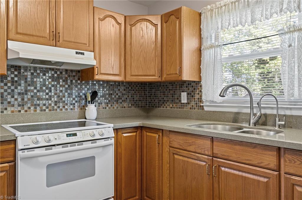 1195 Old VFW Road Pinnacle, NC 27043 - Photo 8 of 41
