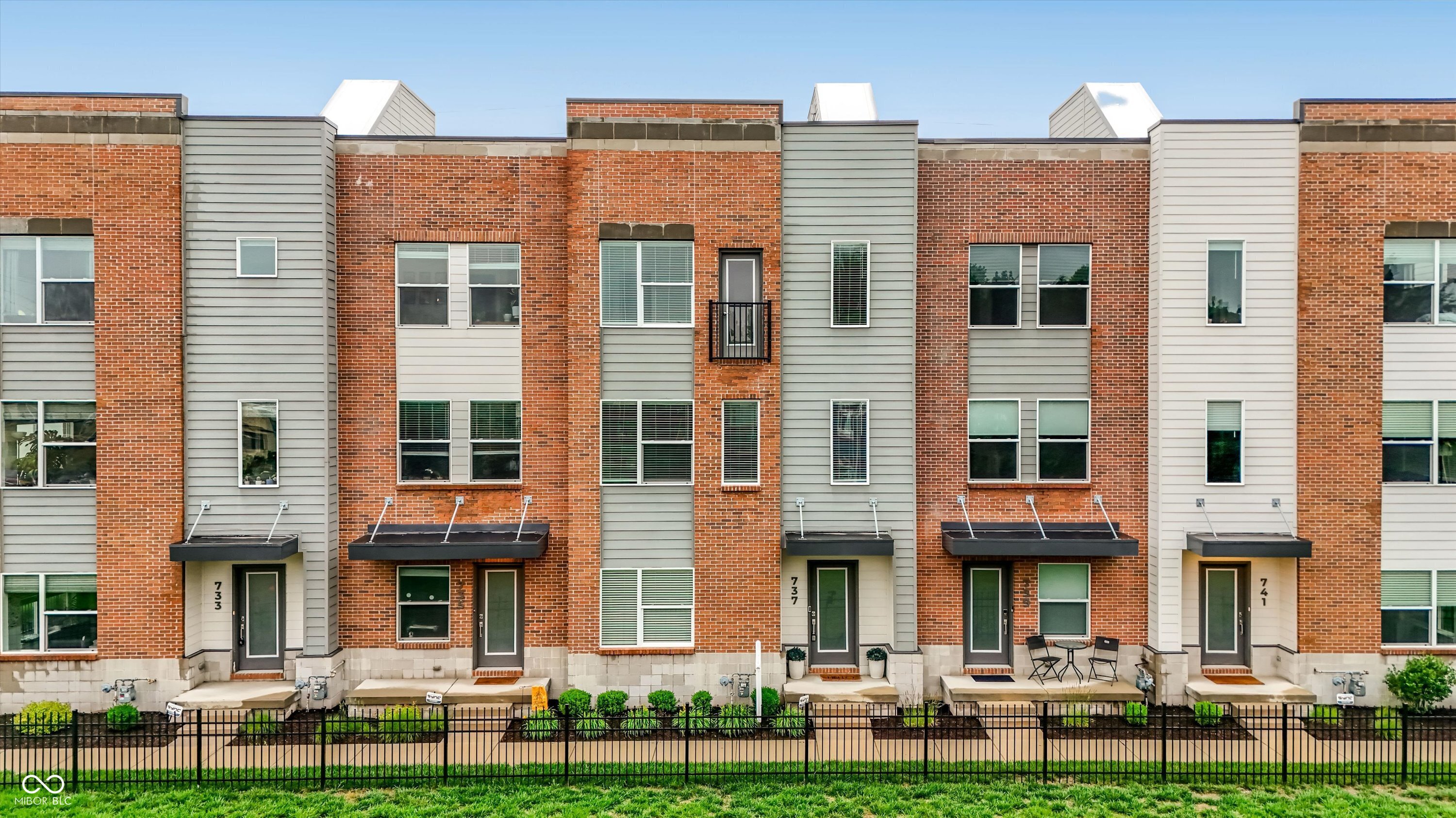 737 Switchyard Place Indianapolis, IN 46202 - Photo 1 of 57