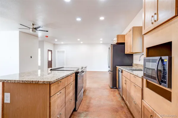 $2,395 | 818 East Cucharras Street, Colorado Springs, CO 80903