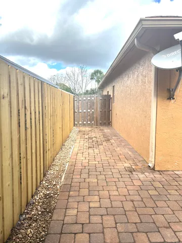 $3,000 | 2017 Prairie Key Road, Palm Springs, FL 33406