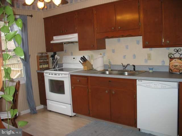 4312 Snavely Road Elizabethtown, PA 17022 - Photo 3 of 12 Gallery Image 3