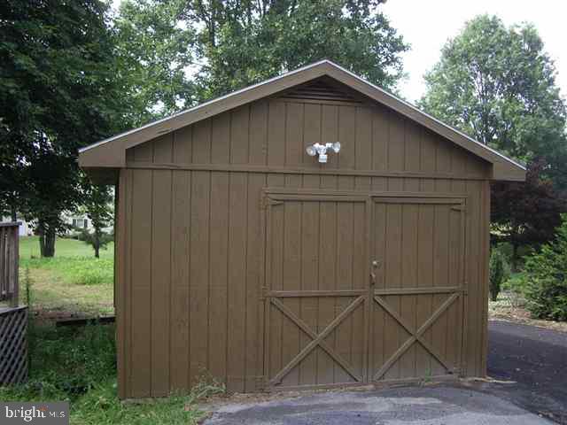 4312 Snavely Road Elizabethtown, PA 17022 - Photo 10 of 12 Gallery Image 10