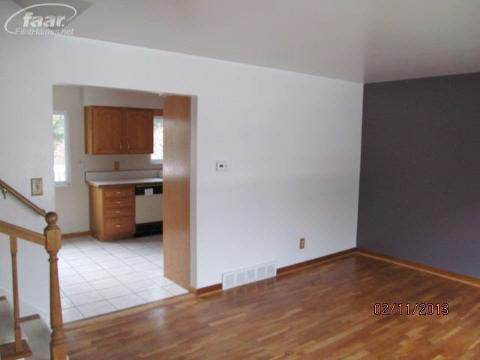 544 Spring Lane Flushing, MI 48433 - Photo 8 of 36 20343550-7.JPG