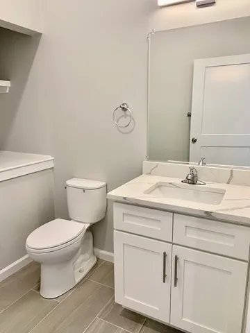 $2,700 | 163 Nantasket Avenue, Unit 401, Hull, MA 02045