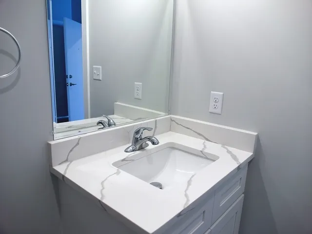 $2,700 | 163 Nantasket Avenue, Unit 401, Hull, MA 02045