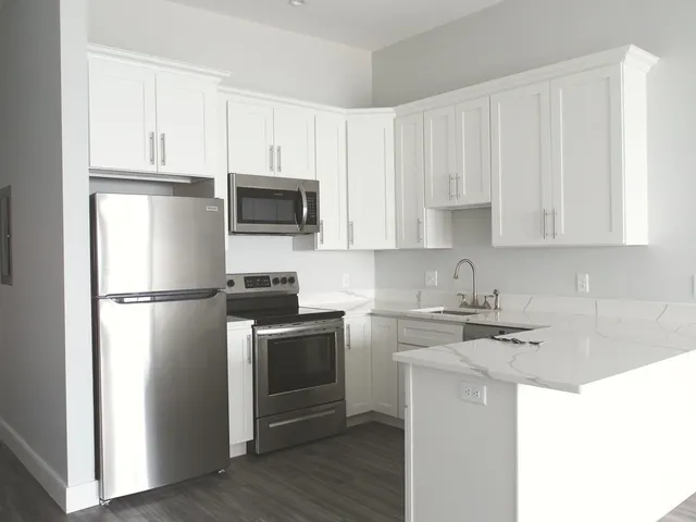 $2,700 | 163 Nantasket Avenue, Unit 401, Hull, MA 02045