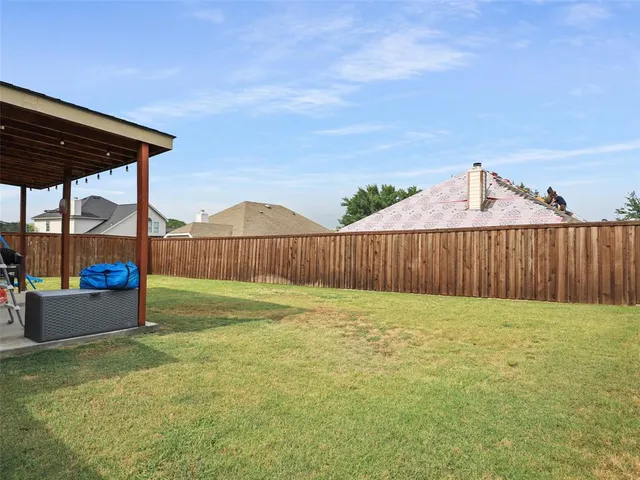 $2,495 | 409 Dempster Court, Oak Point, TX 75068
