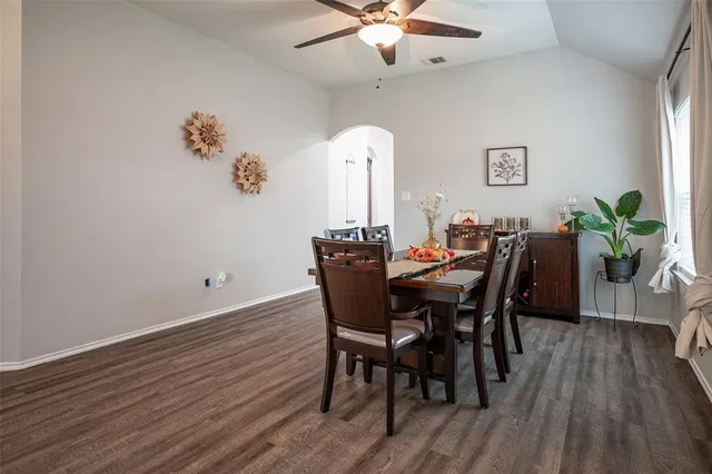 $2,495 | 409 Dempster Court, Oak Point, TX 75068