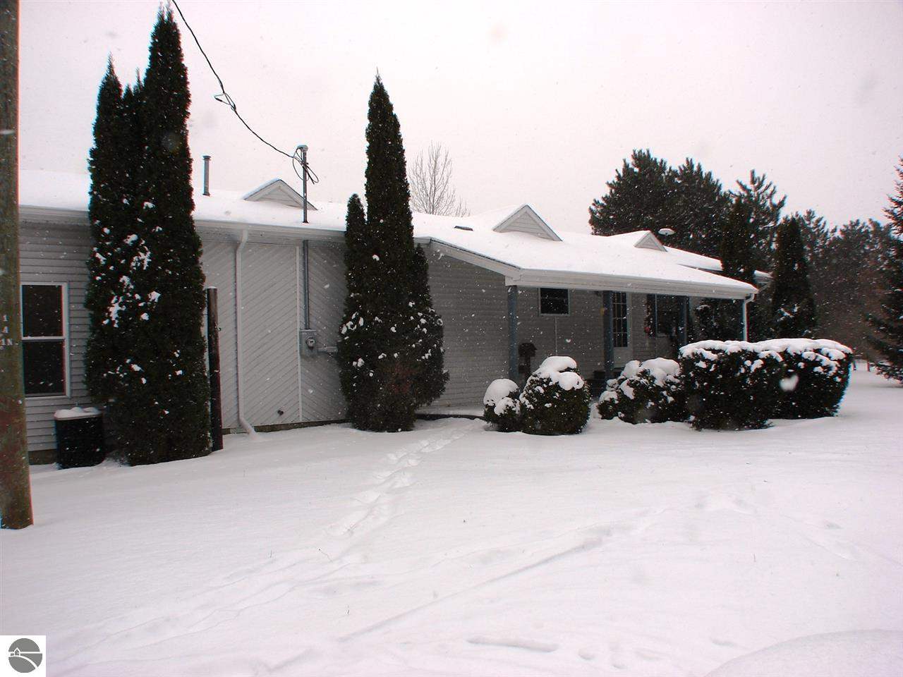 11732 Gates Road Riverdale, MI 48877 - Photo 46 of 48 1794512-46.JPG