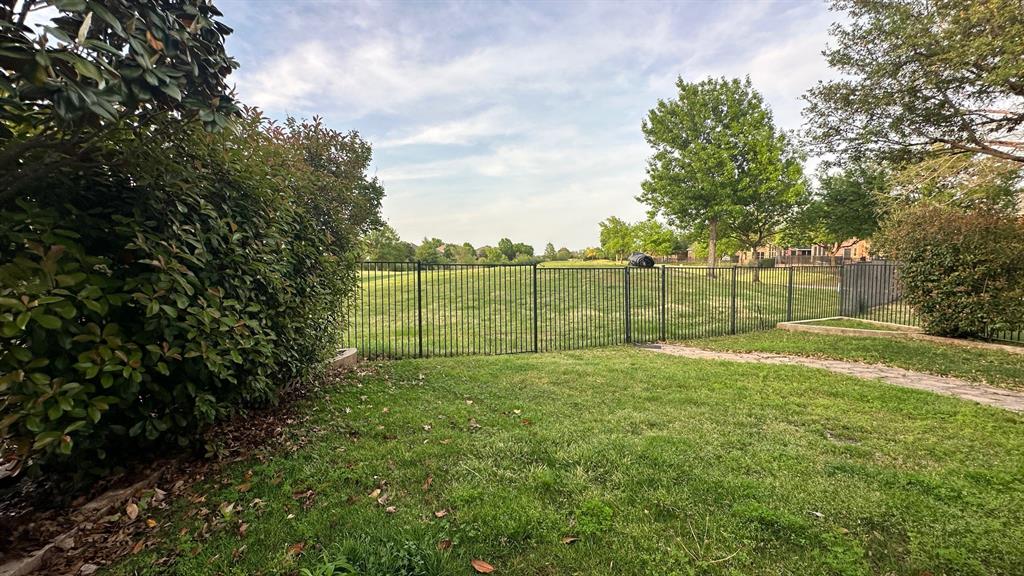 8905 Edinburgh Lane Rowlett, TX 75089 - Photo 31 of 33