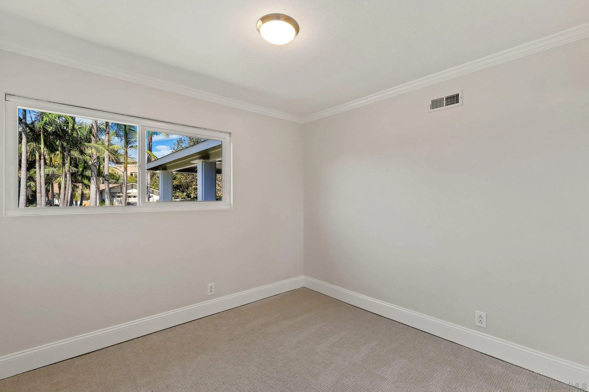 1725 Deerfield Road Encinitas, CA 92024 - Photo 23 of 31 a view of an empty room