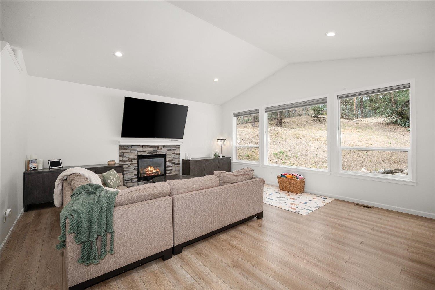 4411 North Center Road Spokane, WA 99212 - Photo 6 of 34