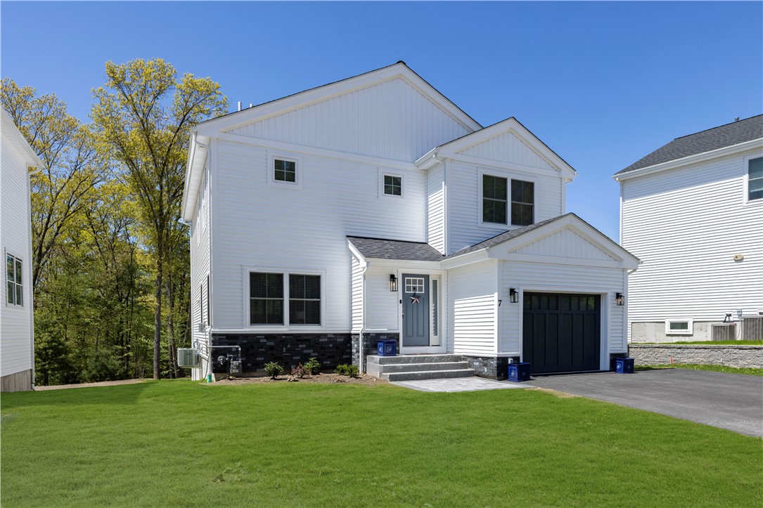 9 Stoneridge Road Smithfield, RI 02917 - Photo 3 of 50