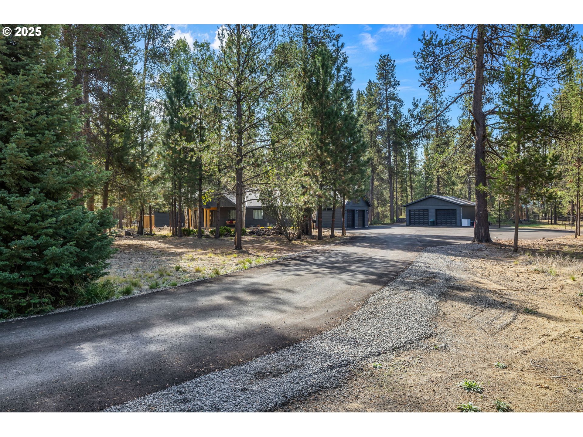 15943 Cascade Lane La Pine, OR 97739 - Photo 35 of 38