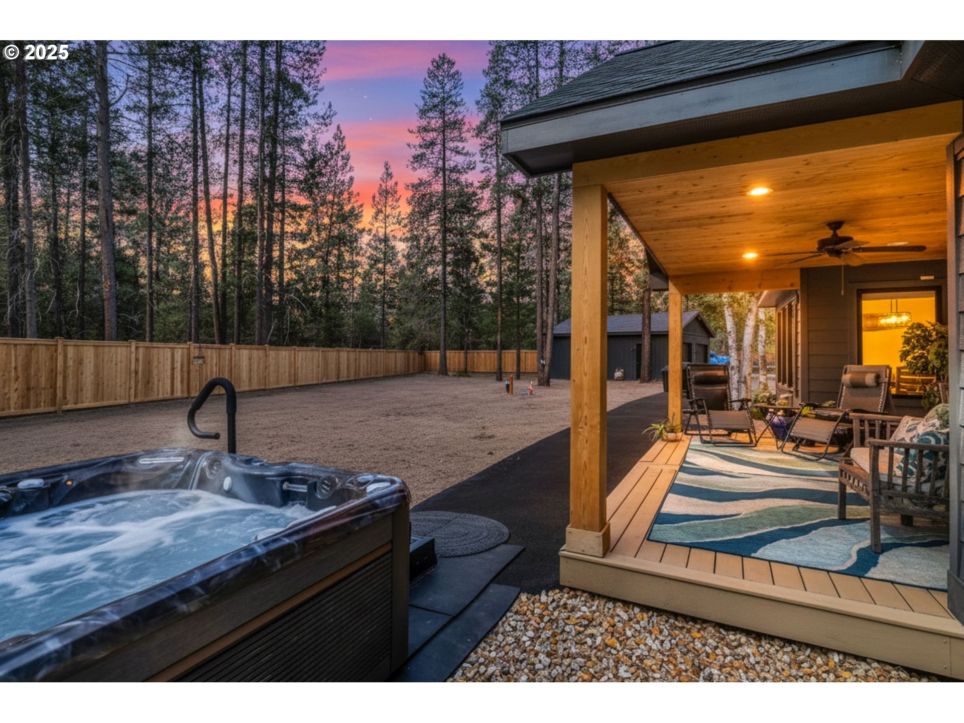 15943 Cascade Lane La Pine, OR 97739 - Photo 4 of 38