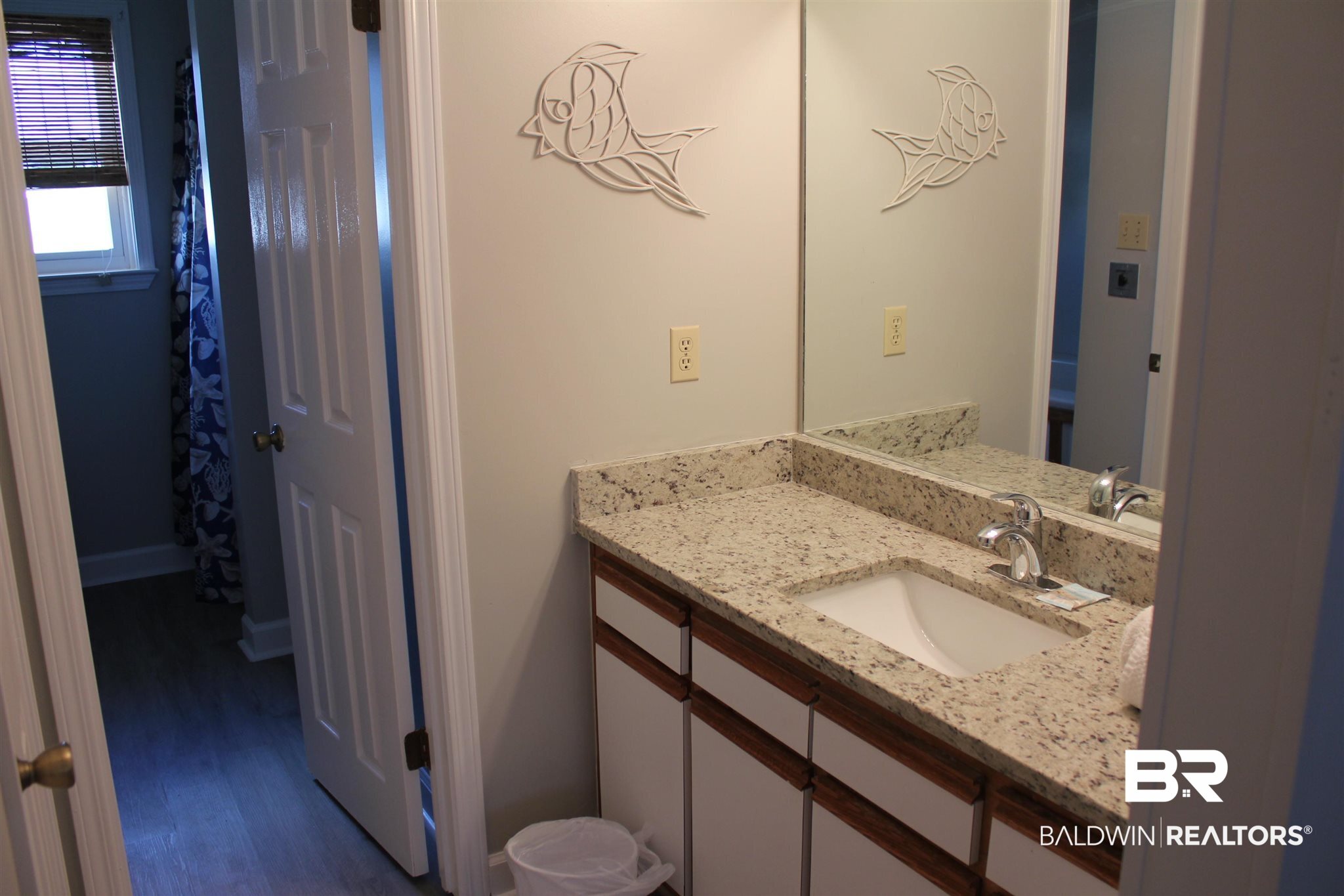 8944 Pompano Way Gulf Shores, AL 36542 - Photo 13 of 22 Master Bat
