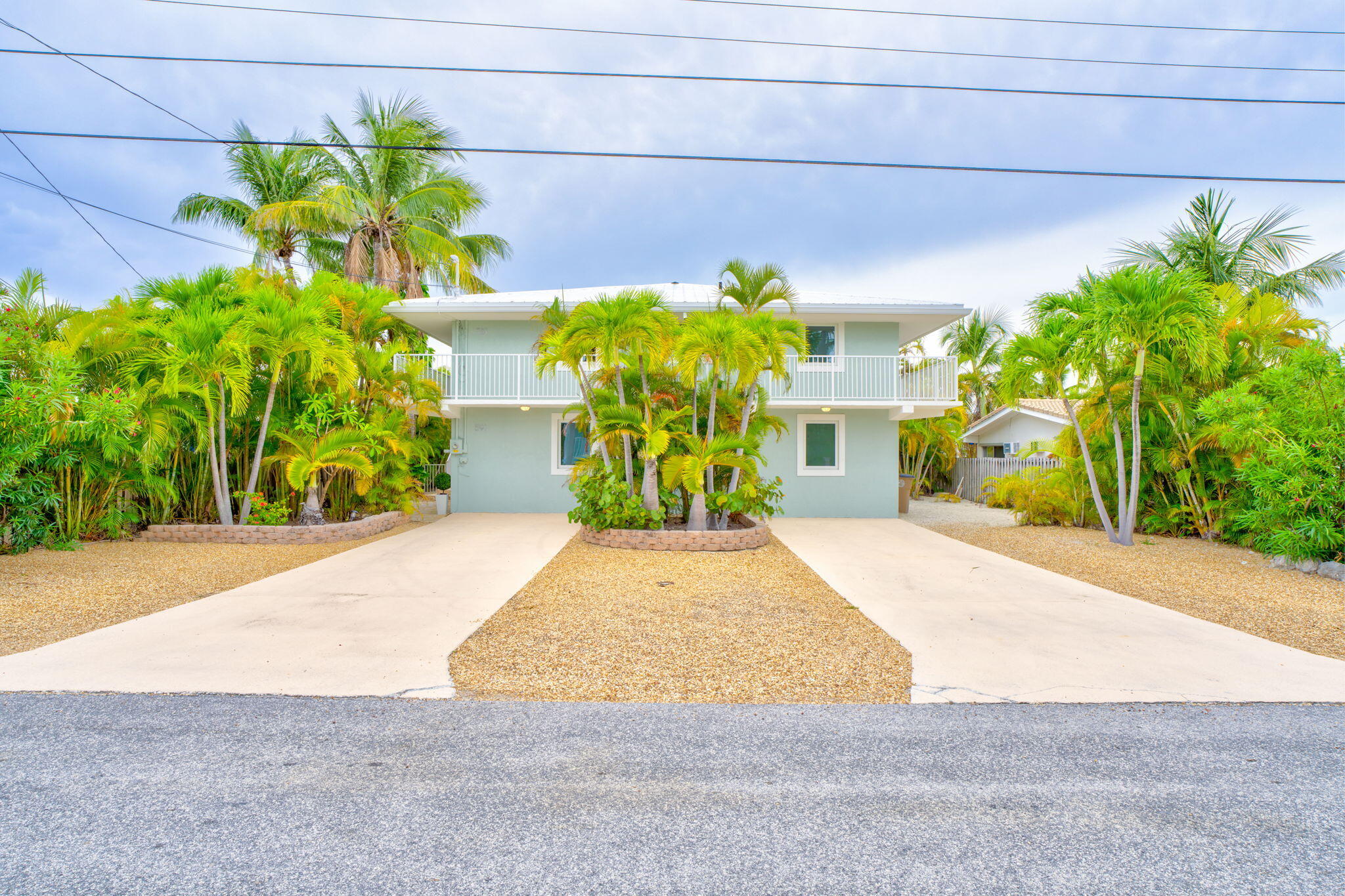 581 10th Street Key Colony Beach, FL 33051 - Photo 45 of 50 Front