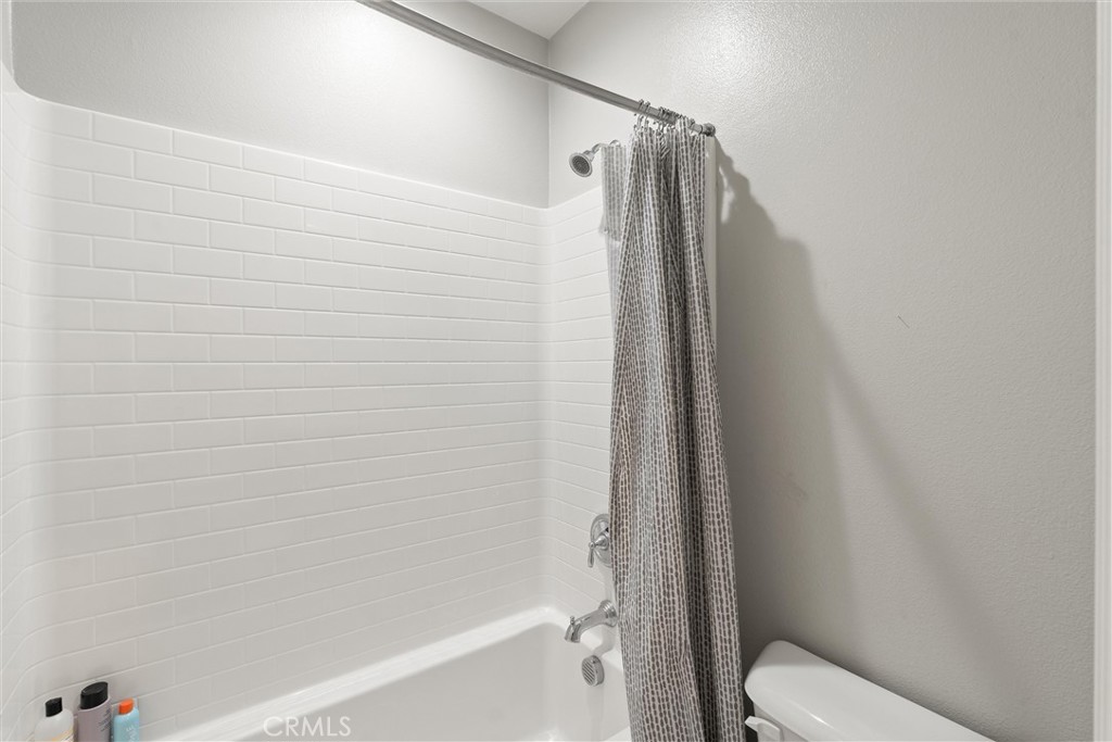 250 West Ridgewood Street Long Beach, CA 90805 - Photo 31 of 44