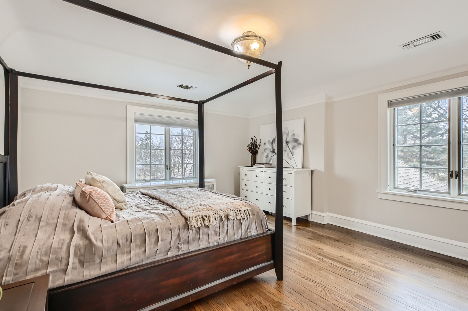 407 Brierhill Road Deerfield, IL 60015 - Photo 9 of 34 a bedroom with a bed and a window