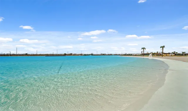 $369,900 | 690 Daniels Lake Lane, Dayton, TX 77535