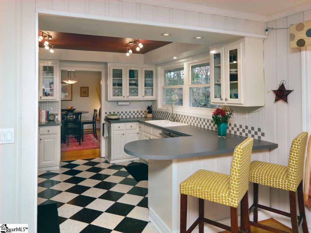 4 Rockmont Road Greenville, SC 29615 - Photo 13 of 33 Gallery Image 13
