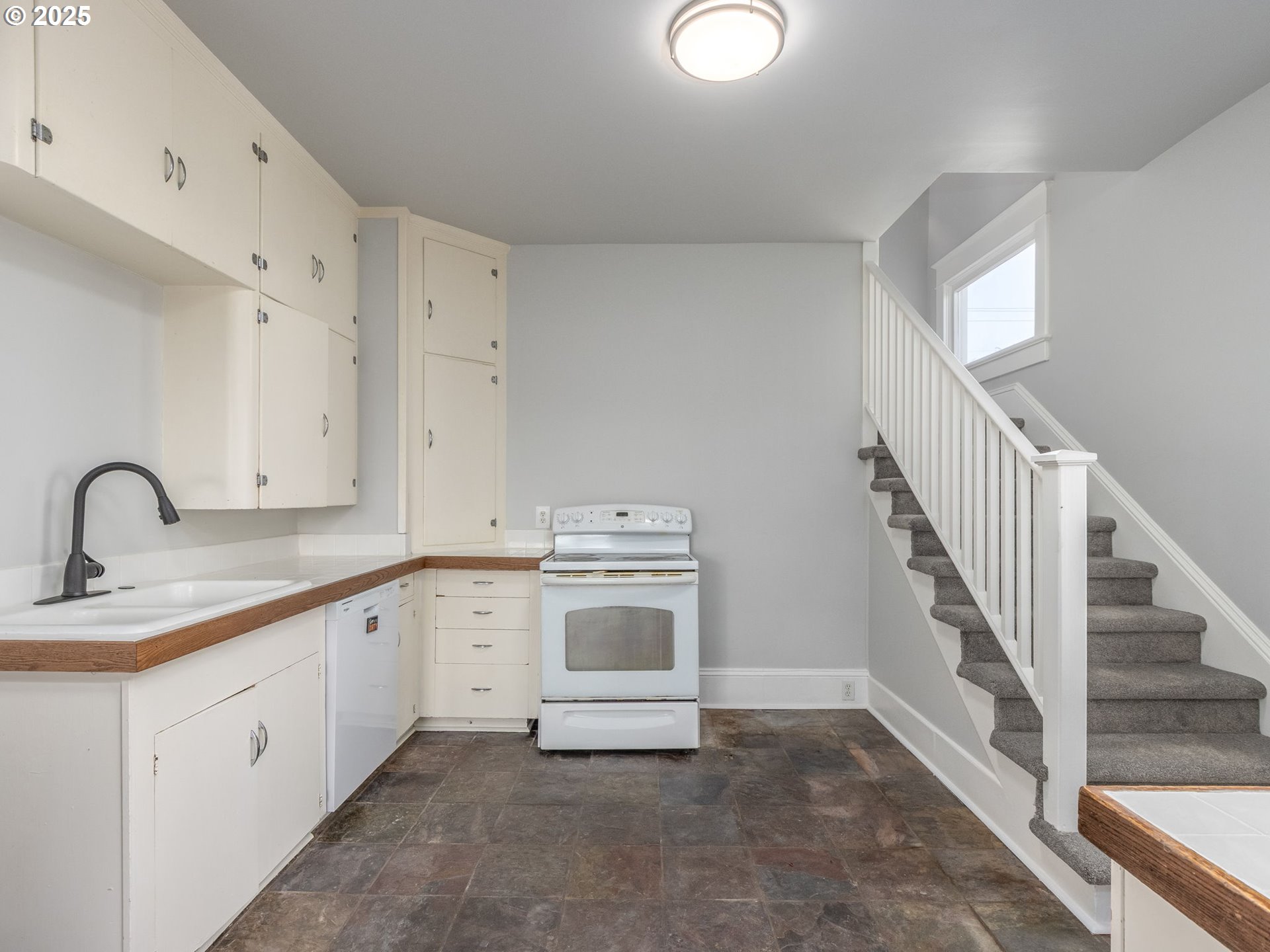 3000 Quinaby Road Northeast Salem, OR 97303 - Photo 14 of 45 Kitchen
