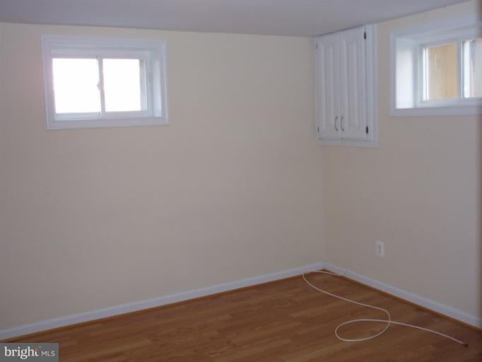 6407 Winnepeg Road Bethesda, MD 20817 - Photo 3 of 10 Interior (General)